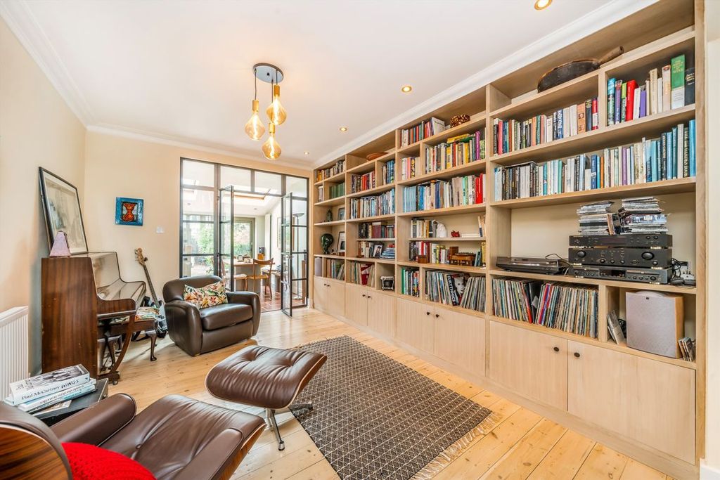 Property photo 3 of 10