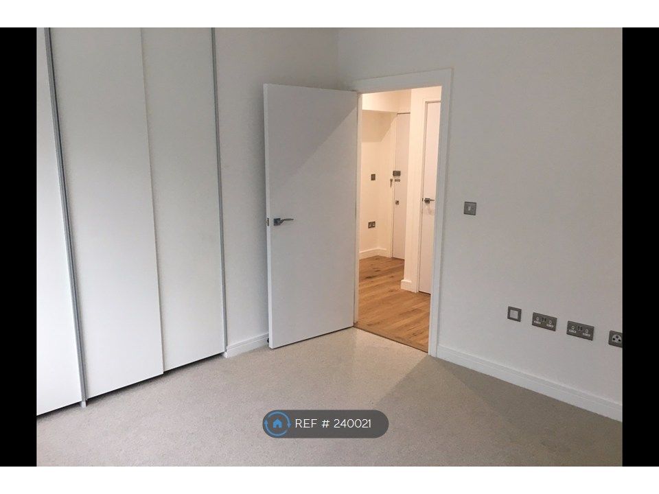 Property photo 3 of 9 Bedroom 1