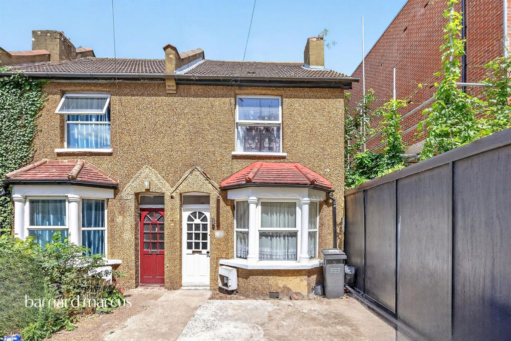 Property photo 1 of 15
