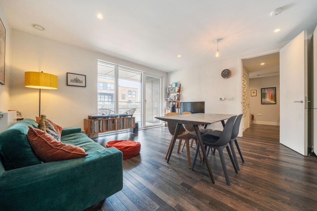 Property photo 3 of 11 5193786