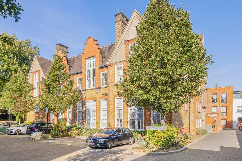 Property photo 2 of 24 Picture No. 16