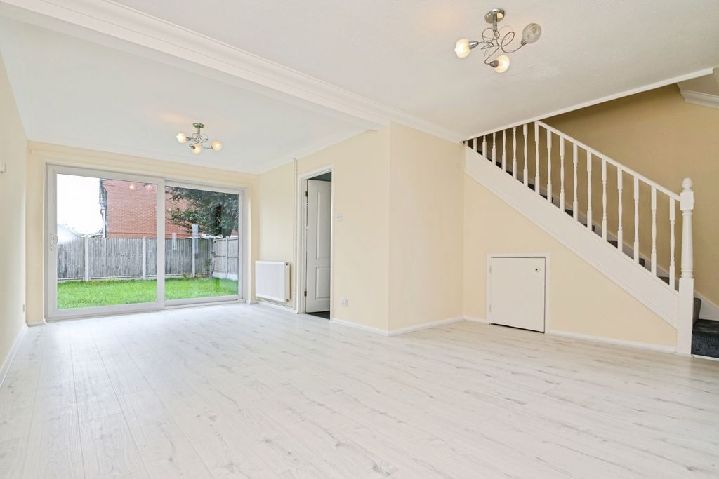 Property photo 3 of 11 Pbox-Img.Jpg