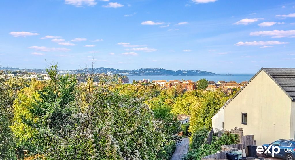 Property photo 3 of 25