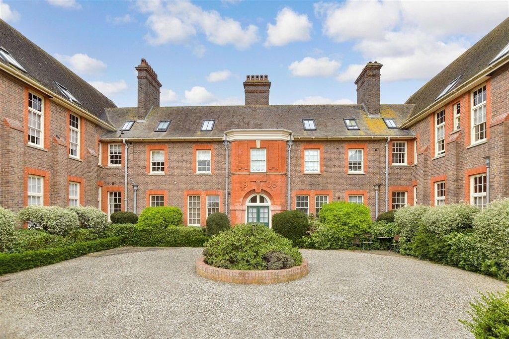 Property photo 1 of 2 Communal Gardens