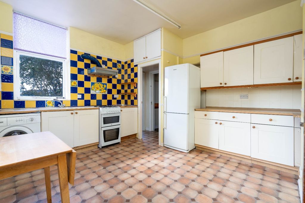 Property photo 2 of 15 Picture No. 21