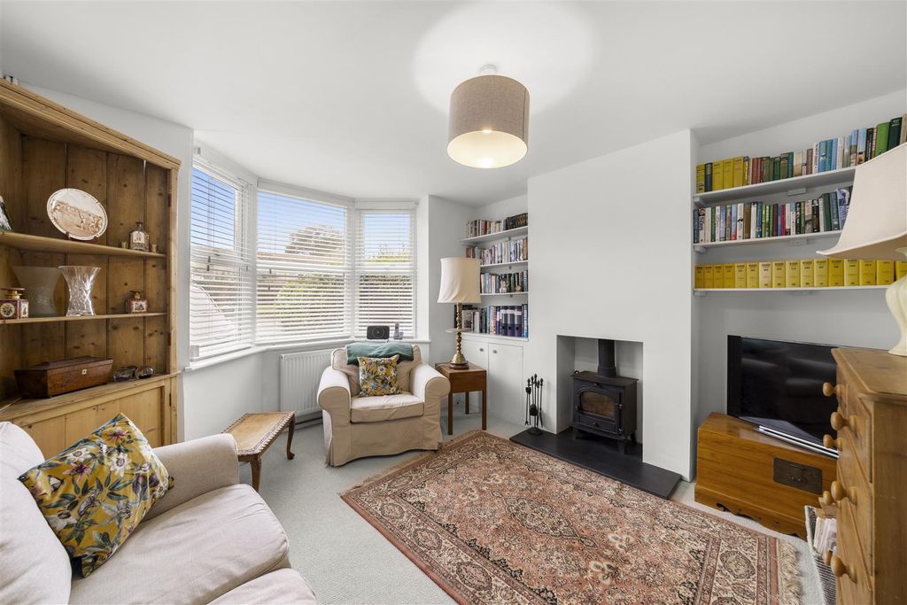 Property photo 2 of 18 Living Room