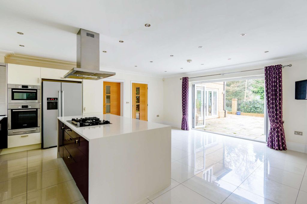 Property photo 2 of 11 Image