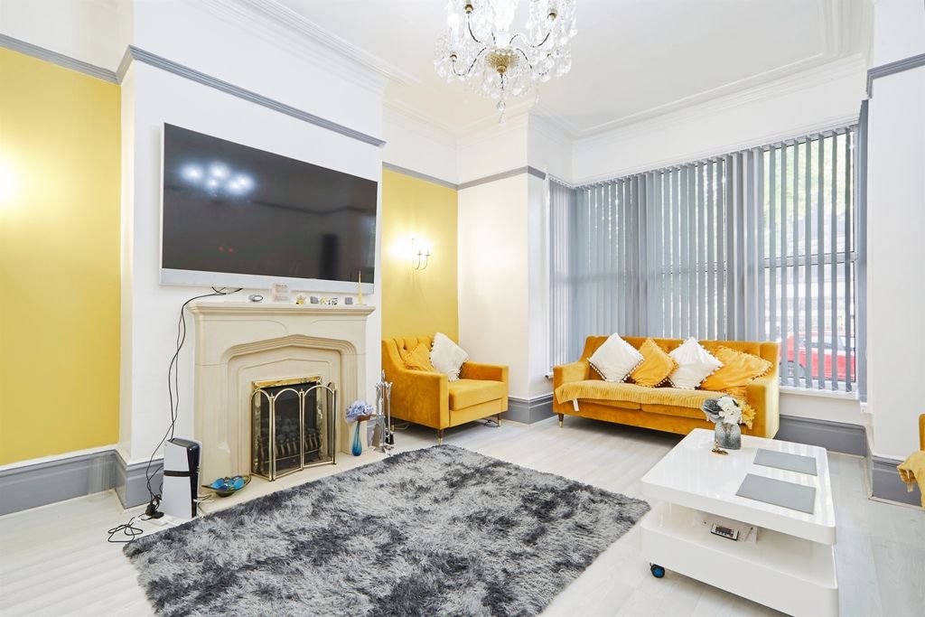 Property photo 2 of 19