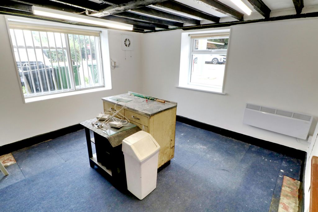 Property photo 3 of 3 Inside.Jpg