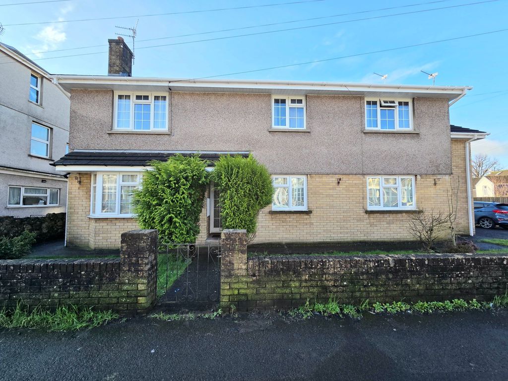 Property photo 1 of 8 Main