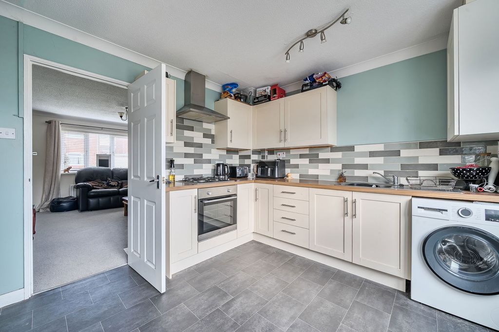 Property photo 3 of 15