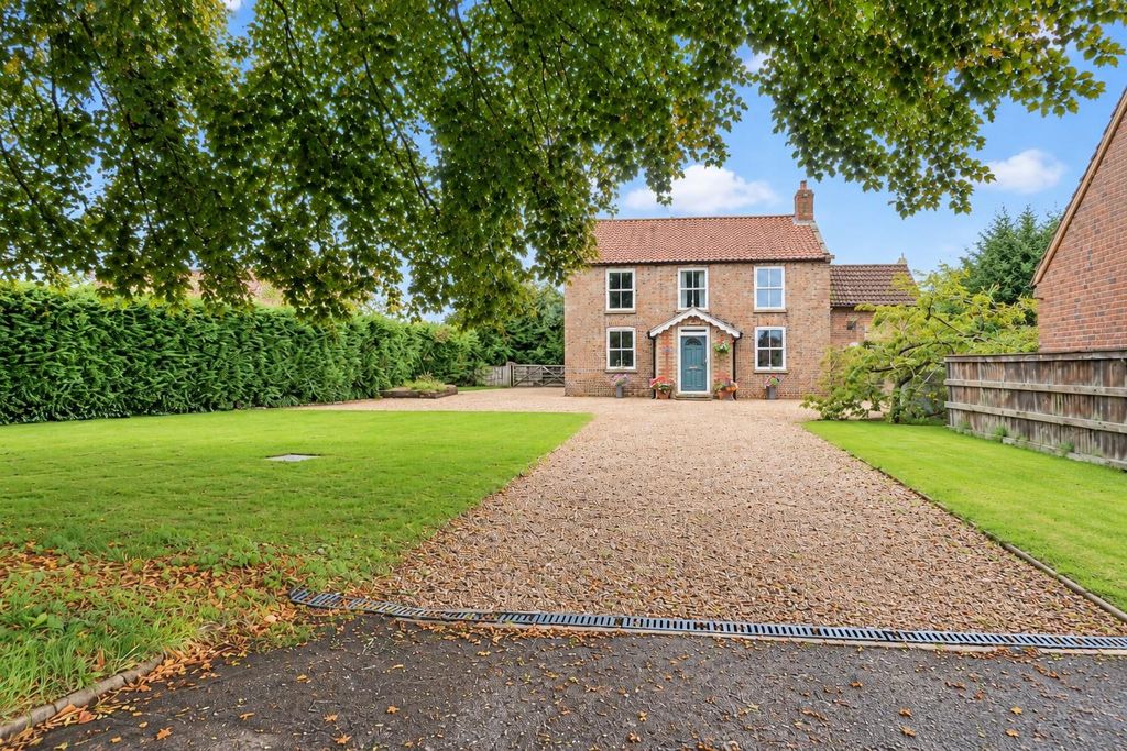 Property photo 1 of 30
