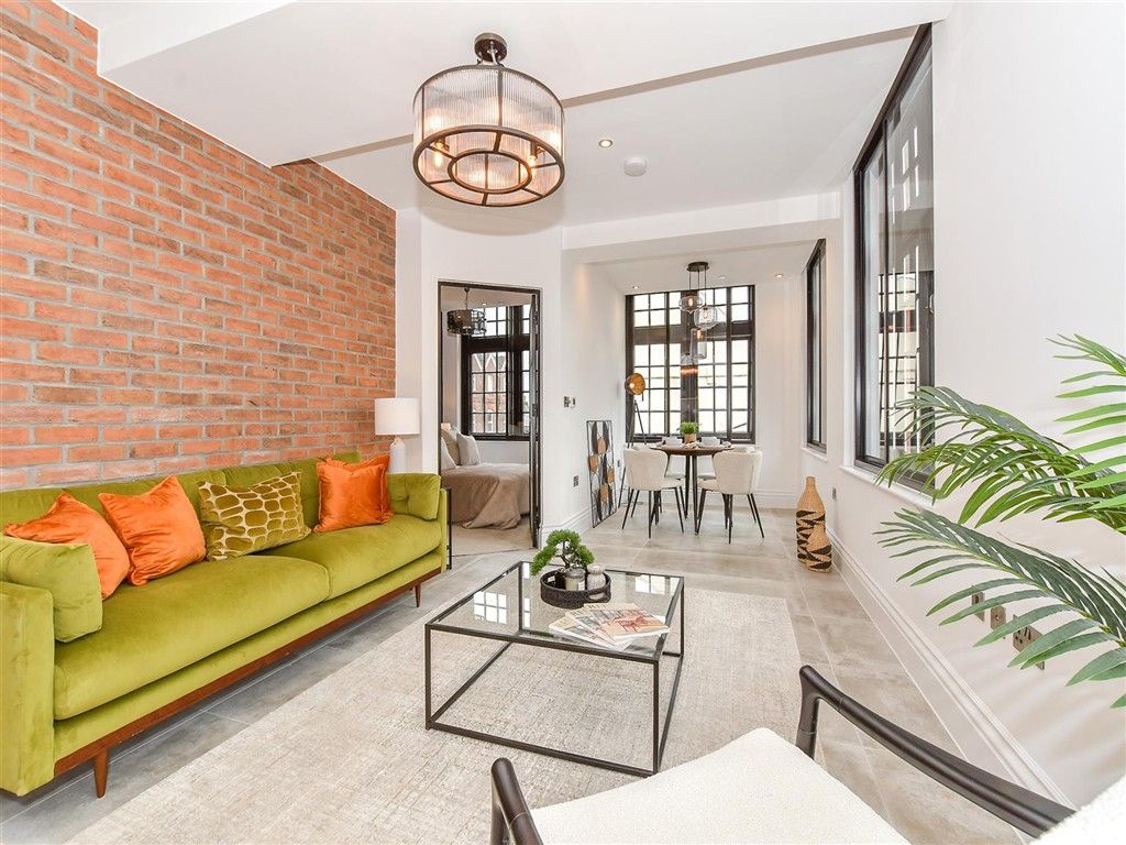 Property photo 2 of 12 Lounge/Diner