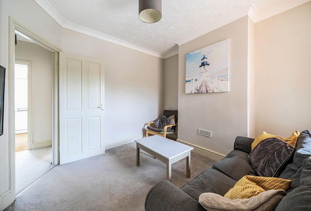 Property photo 2 of 19 1-6A42d09d75c01-1...