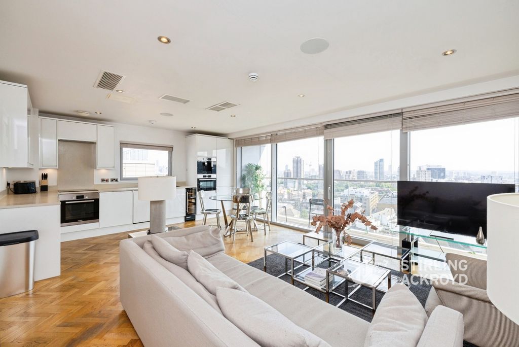 Property photo 3 of 18 Pbox-Img.Jpg