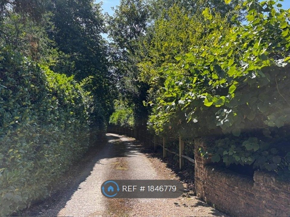 Property photo 3 of 30 Oak-Lined Driveway Up To House
