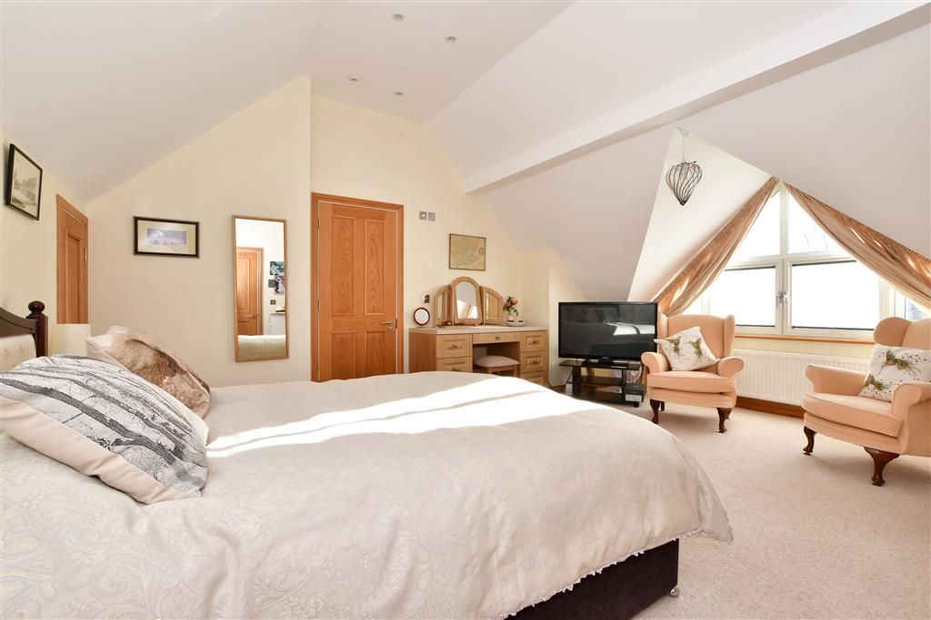 Property photo 2 of 13 Bedroom 1