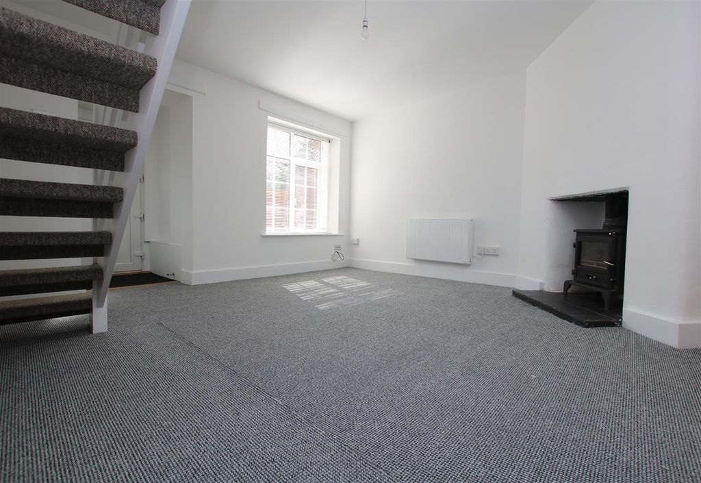 Property photo 3 of 10 Living Room 6.Jpg