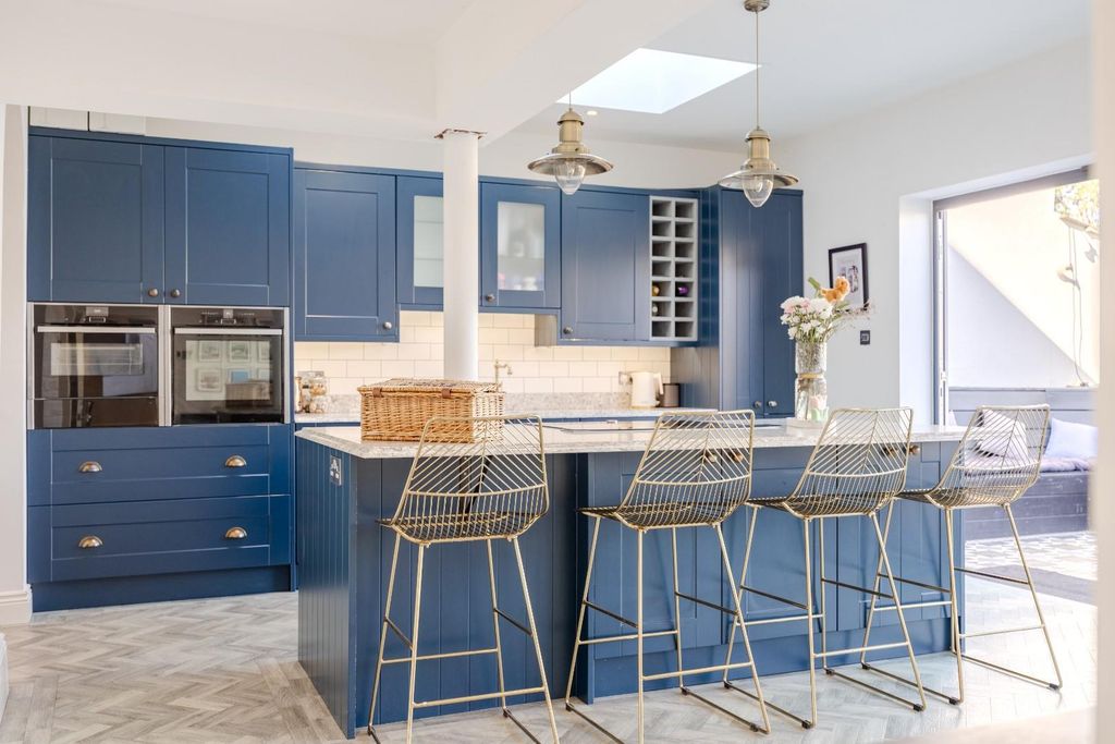 Property photo 2 of 40 Kitchen