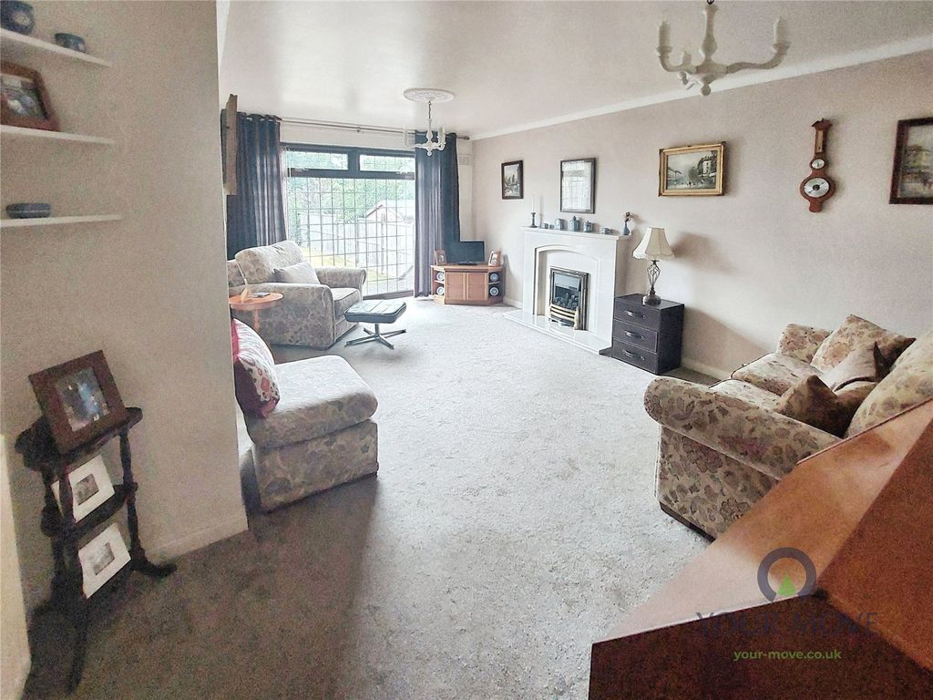 Property photo 2 of 11 Lounge