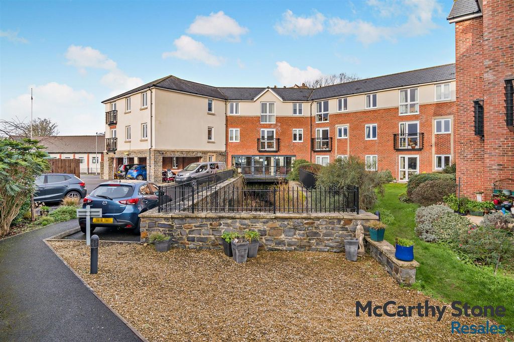 Property photo 1 of 19 Coleridge Court