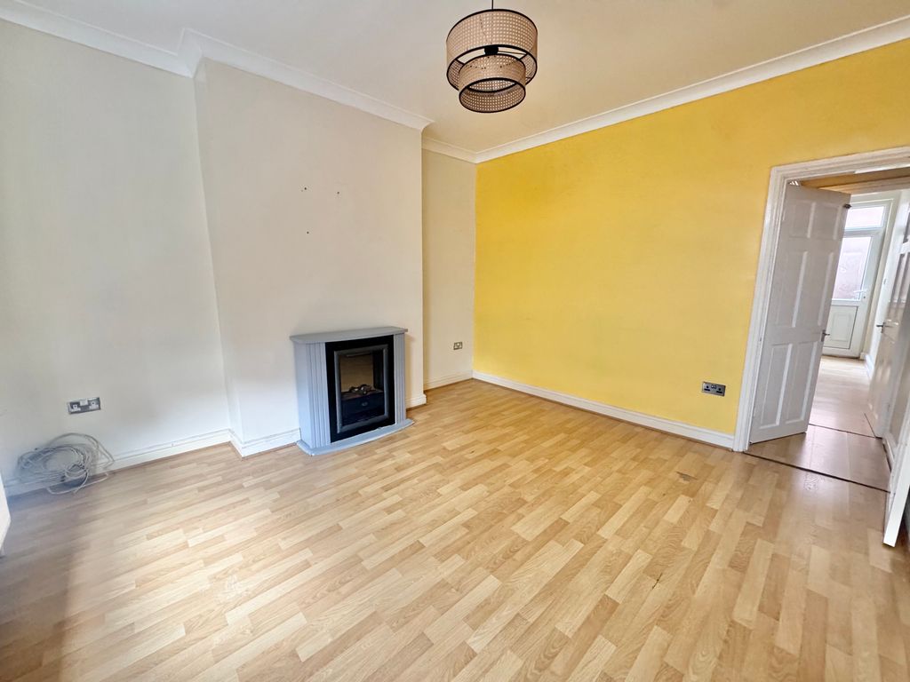 Property photo 2 of 7 Living Room