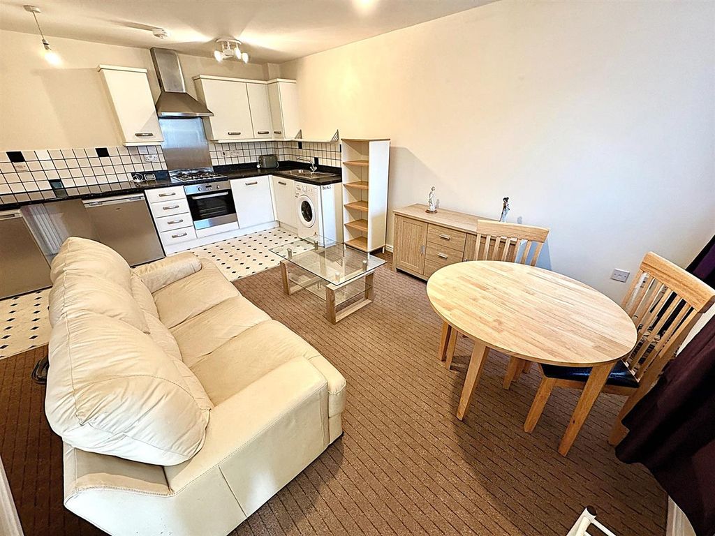 Property photo 2 of 8 Lounge Diner..Jpg