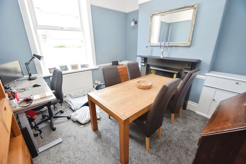 Property photo 3 of 15 1E447Ac0-Dining 20Room