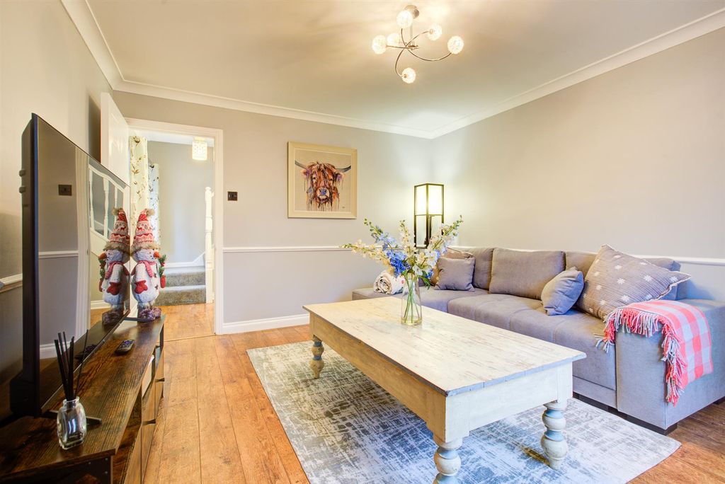 Property photo 2 of 26 Lounge