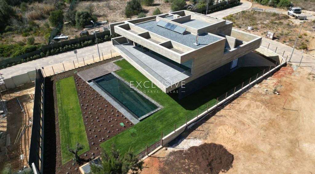 Property photo 1 of 31