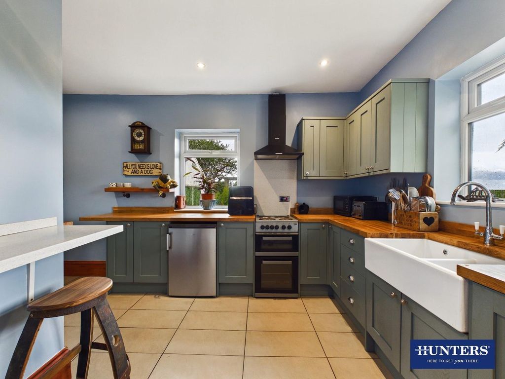 Property photo 2 of 26 Kitchen