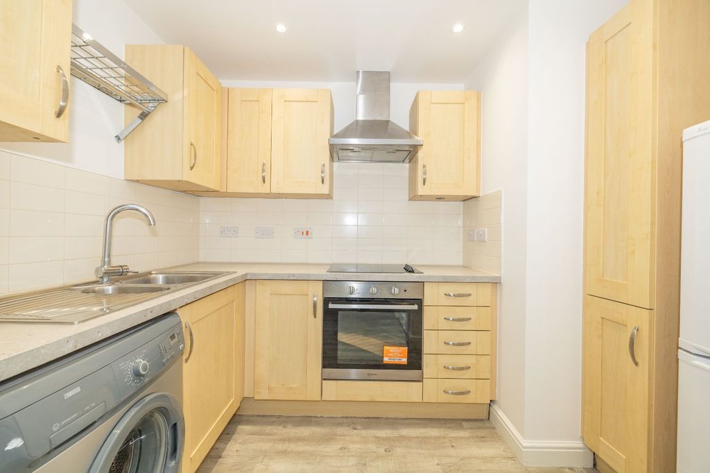 Property photo 3 of 8 Picture 3