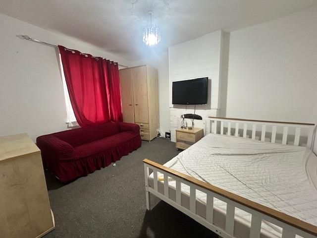 Property photo 2 of 5 Reception