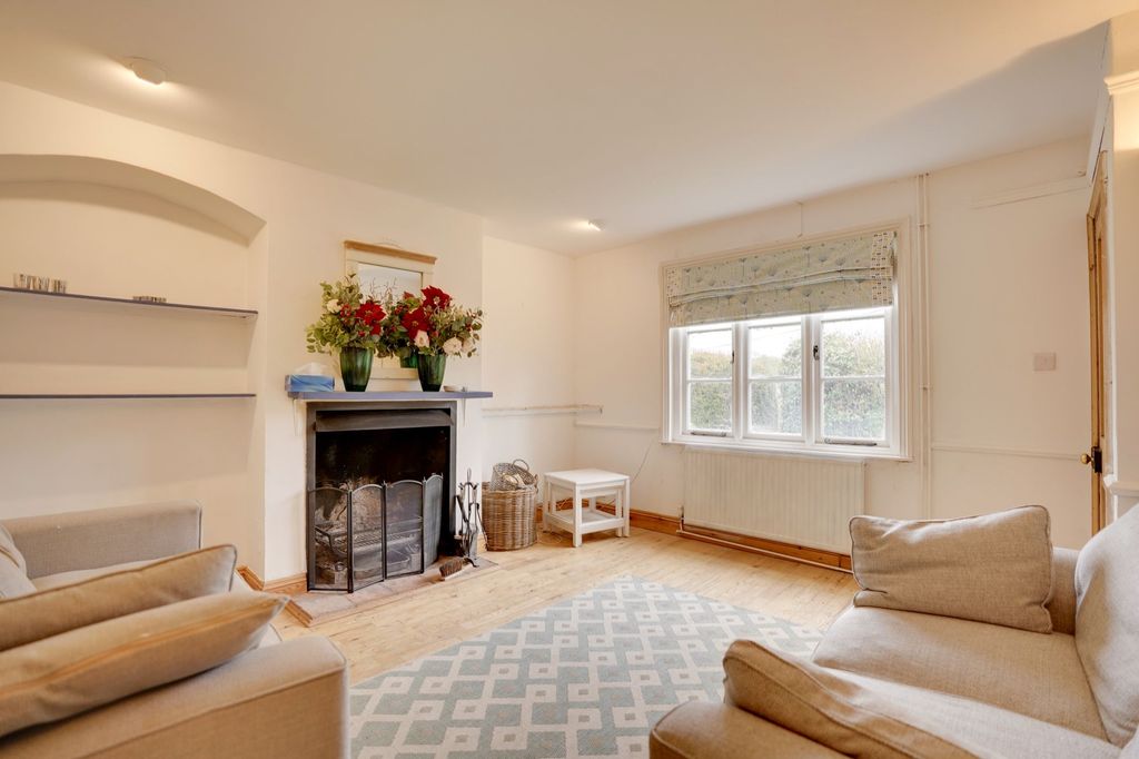 Property photo 3 of 19