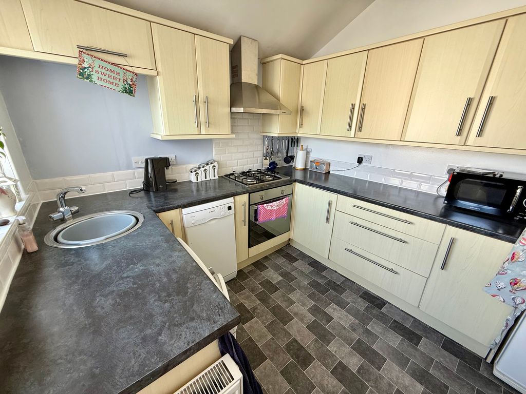 Property photo 3 of 23 Img_8377