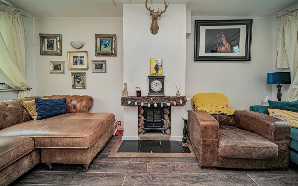 Property photo 2 of 25 P1059992.Jpg
