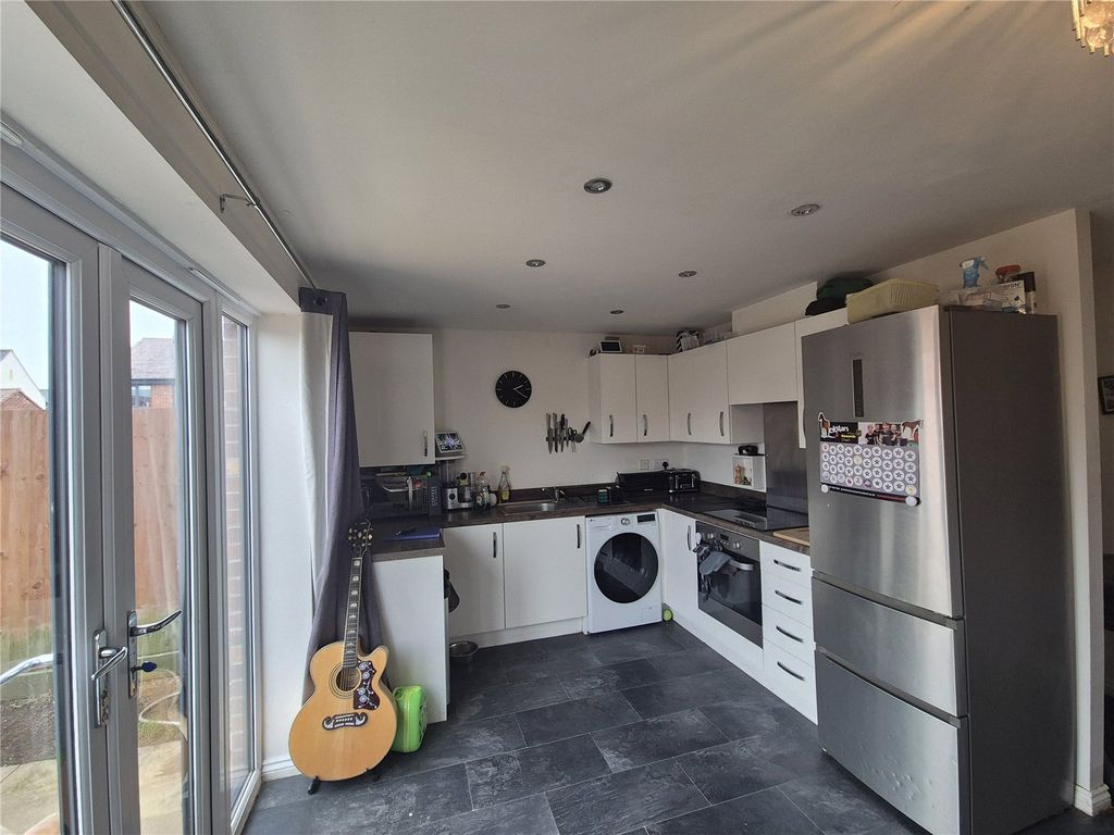 Property photo 2 of 10 Picture No. 32
