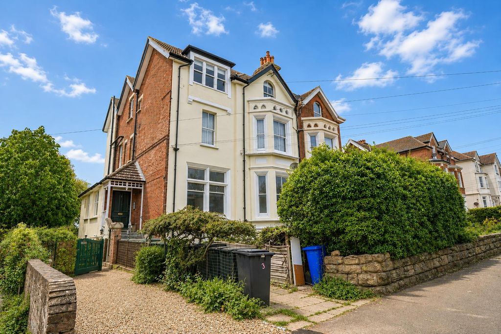 Property photo 1 of 6 3Eba5B99-7Ac7-4Fe7-Ad3E-2731F915d26F.Png