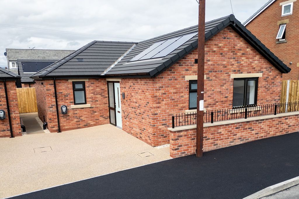 Property photo 1 of 15 4397910
