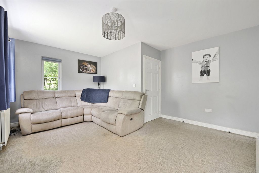 Property photo 2 of 15 Picture No. 23