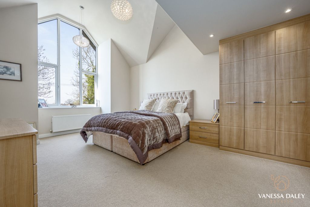 Property photo 2 of 44