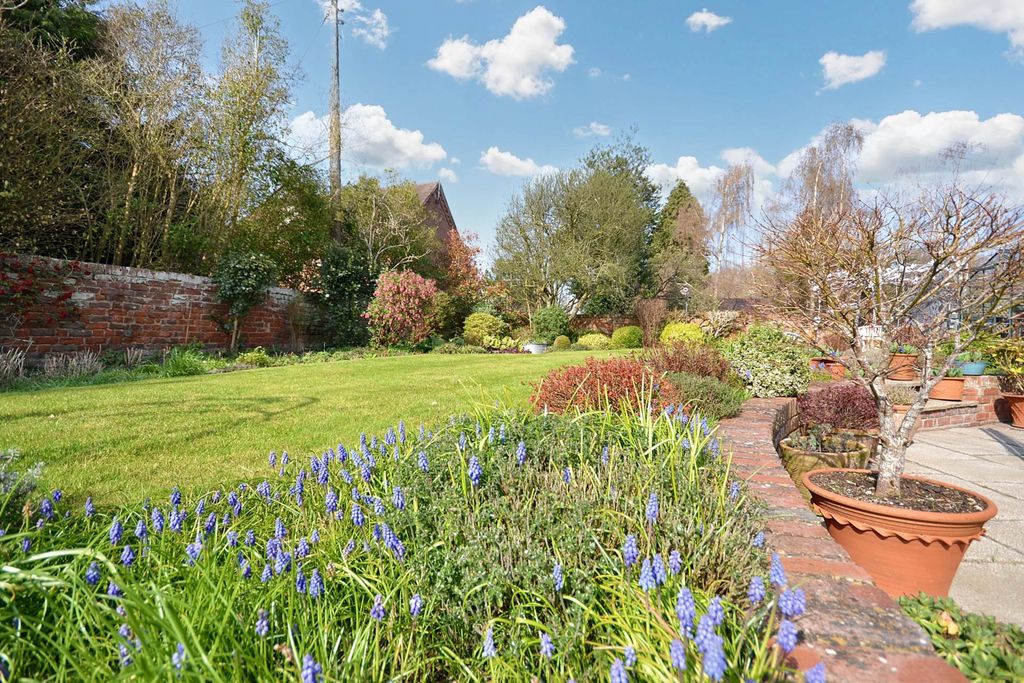 Property photo 2 of 32