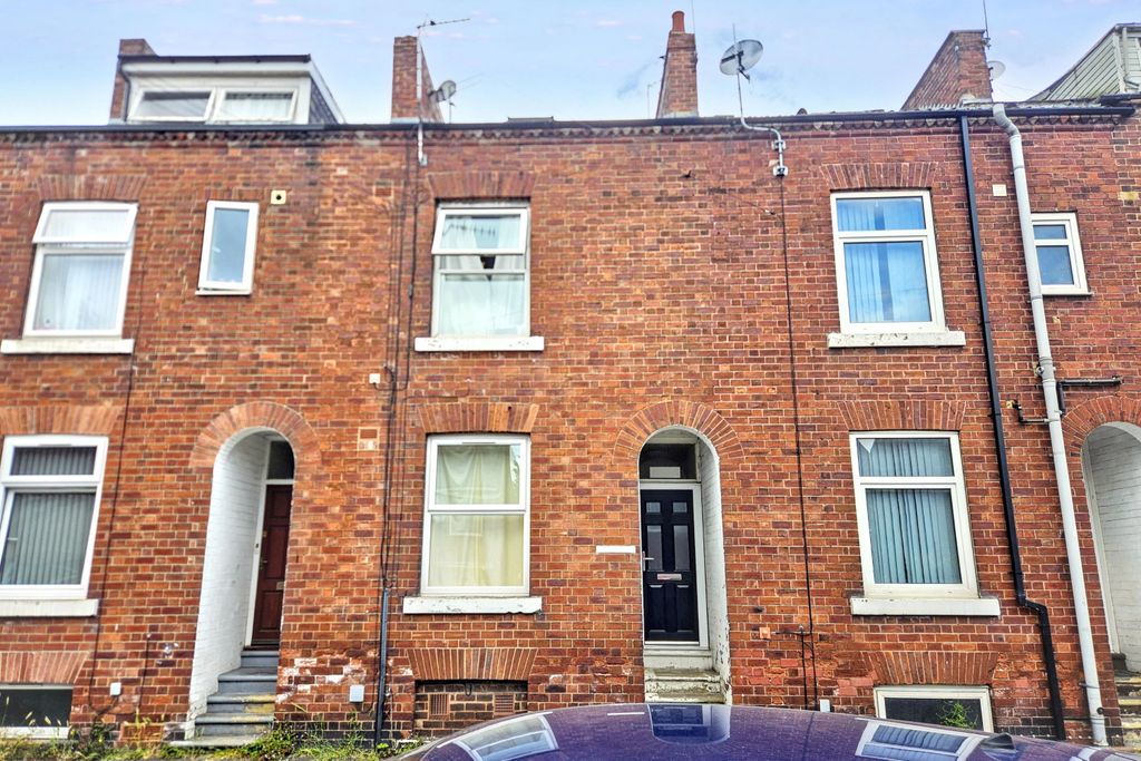 Property photo 2 of 18 18 Pinderfields Road, Wakefield, Wf1 3Nq (Do Not Publish)