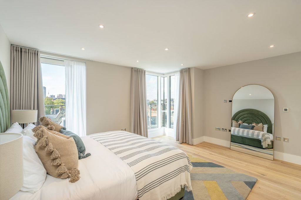 Property photo 3 of 10 Picture No. 02