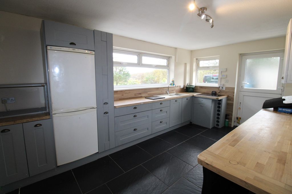 Property photo 2 of 24 Kitchen