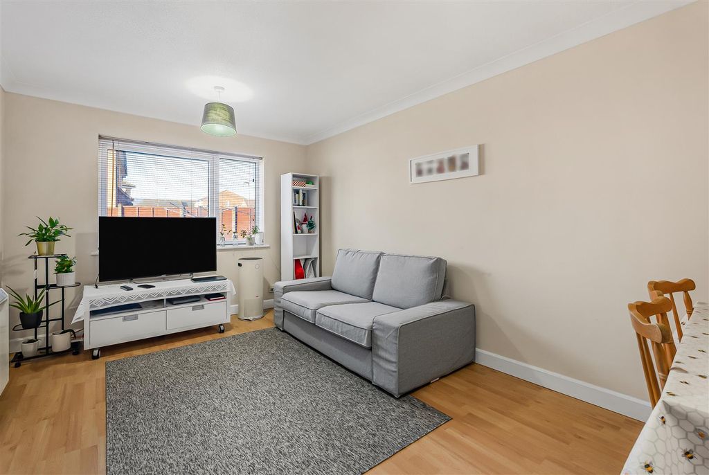 Property photo 3 of 17 37_72007.Jpg