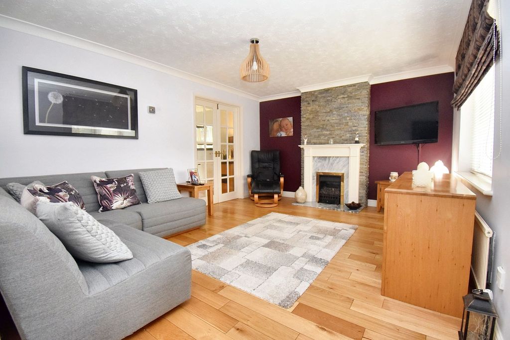 Property photo 2 of 16