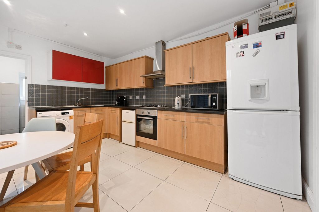 Property photo 3 of 7