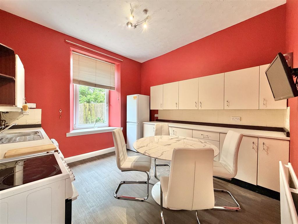 3 bed flat for saleWoodside Walk, Hamilton ML3 photo 3