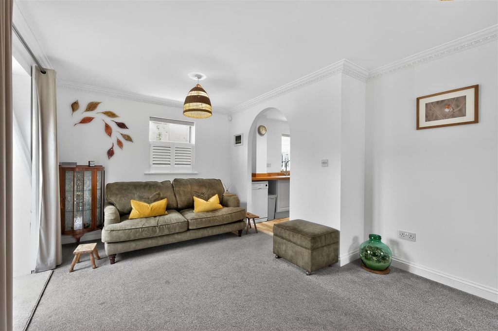 Property photo 3 of 19 1434425-18-69c67Df433Ac6.Jpg